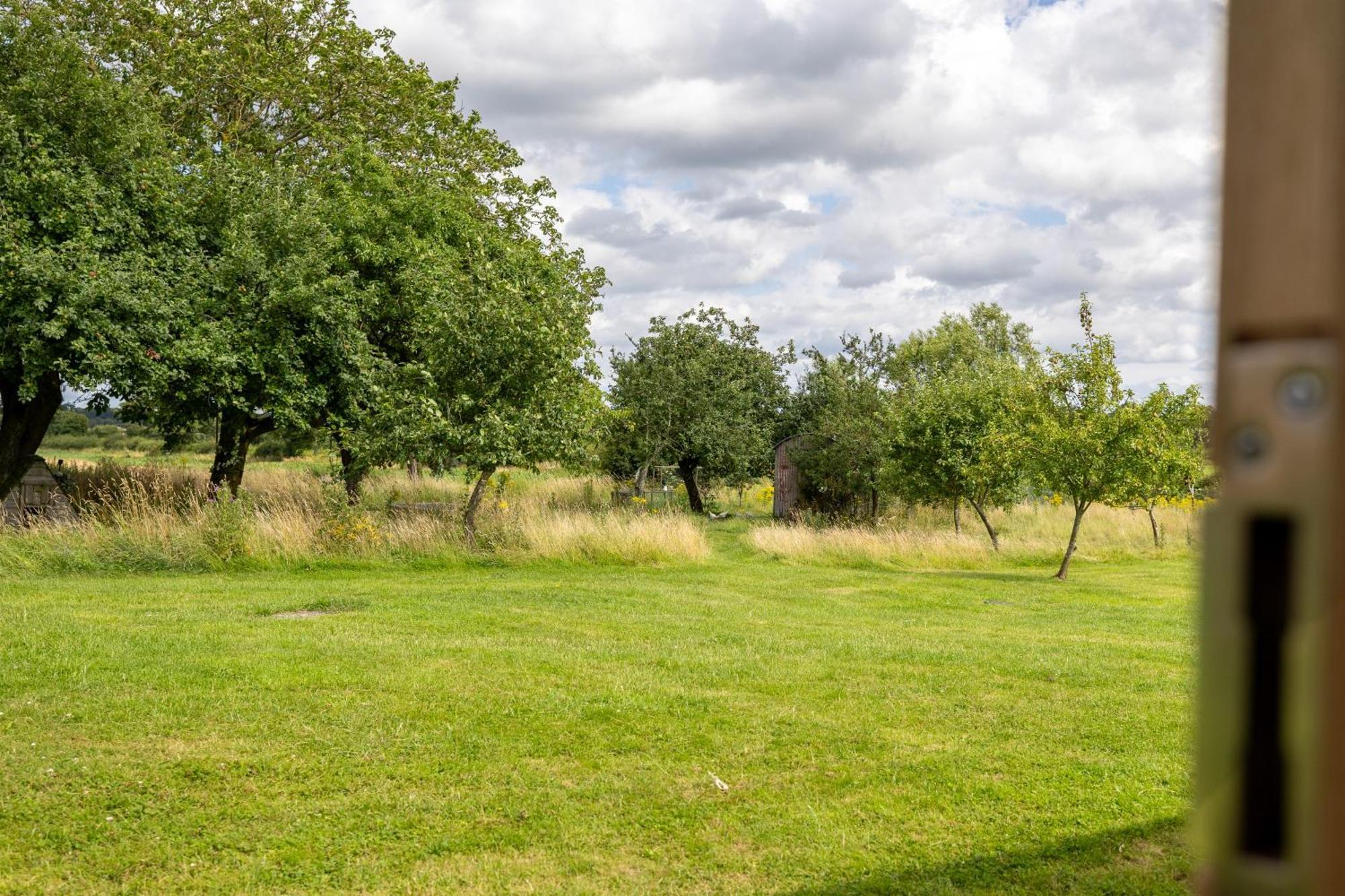 Little Park Farm Queen Anne Farmhouse & Apartments Stratfield Mortimer Buitenkant foto