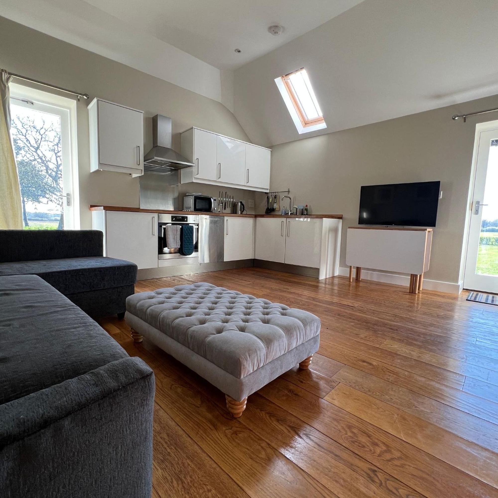 Little Park Farm Queen Anne Farmhouse & Apartments Stratfield Mortimer Buitenkant foto